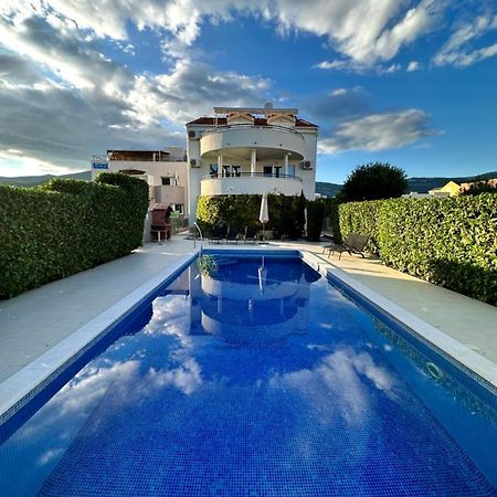 Apartments Villa Ohana Kaštela Kültér fotó