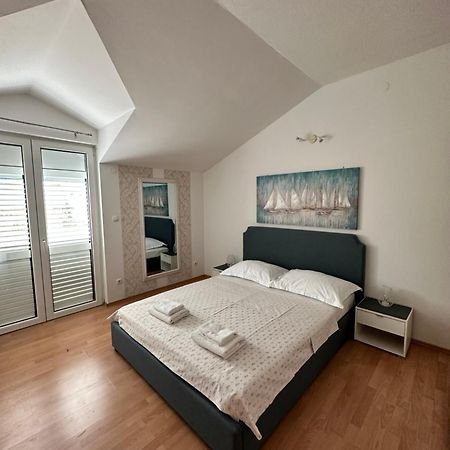 Apartments Villa Ohana Kaštela Kültér fotó