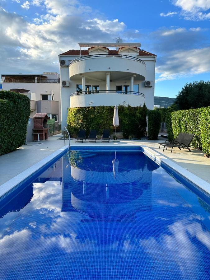Apartments Villa Ohana Kaštela Kültér fotó