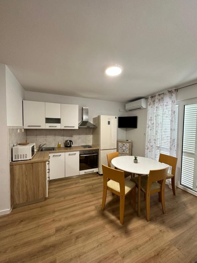 Apartments Villa Ohana Kaštela Kültér fotó